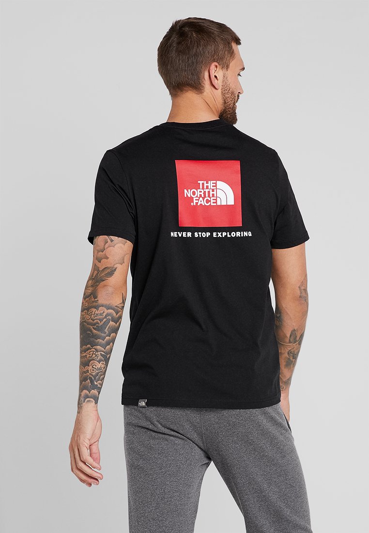 T-shirt girocollo stampata bianca e rossa di The North Face, €41 | Asos |  Lookastic